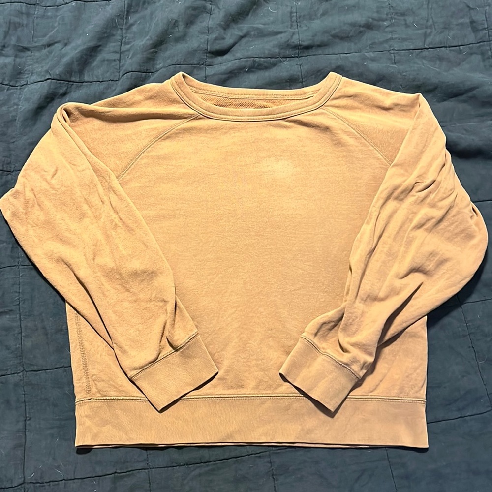 Everlane lightweight French terry crew, size medium. Used condition.